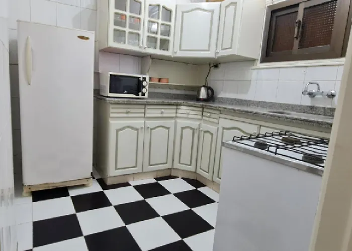 Comfy 2 Bedrooms Apartment In Cairo 98-5